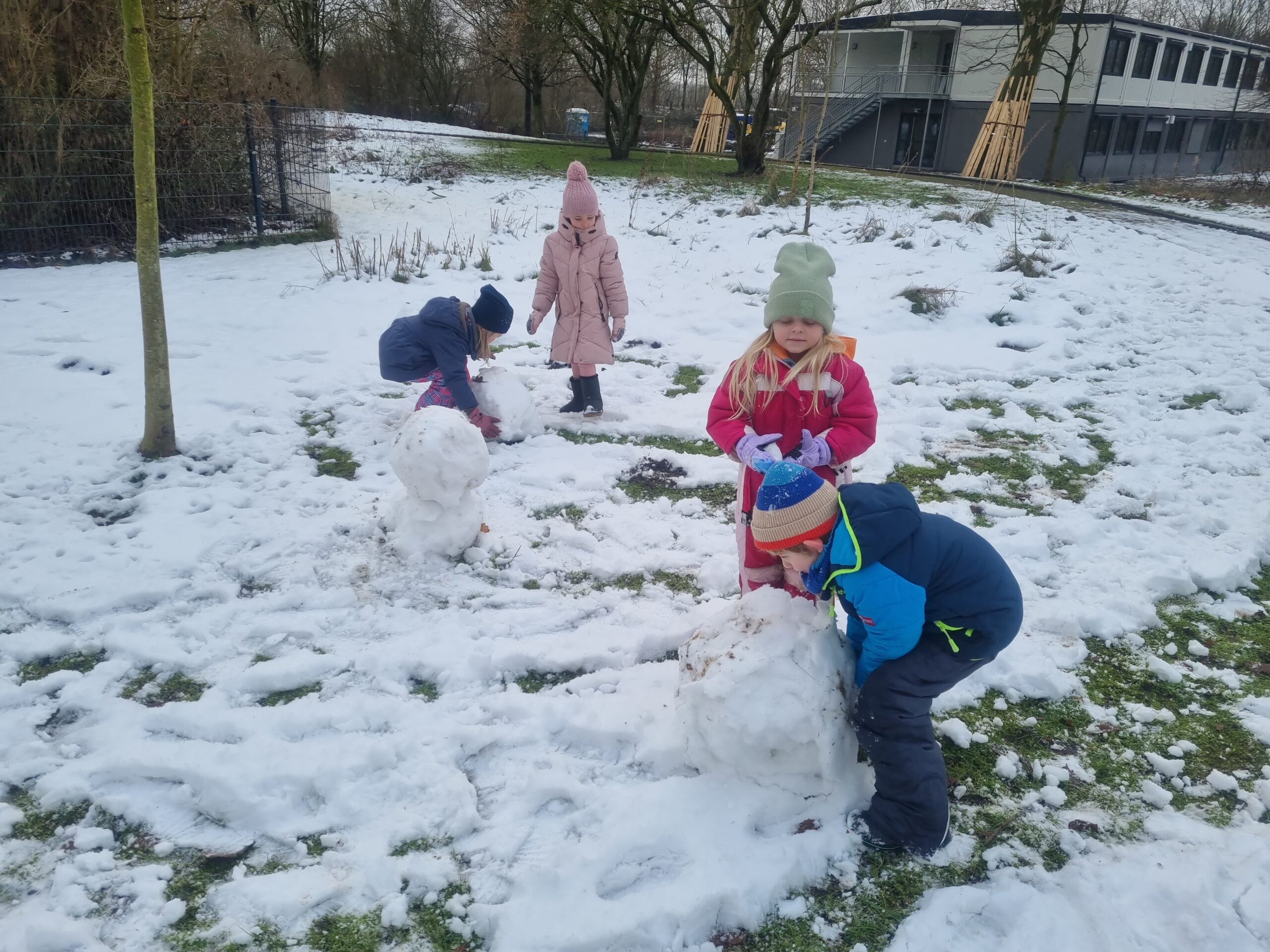 Schulstrolche Im Schnee (2)