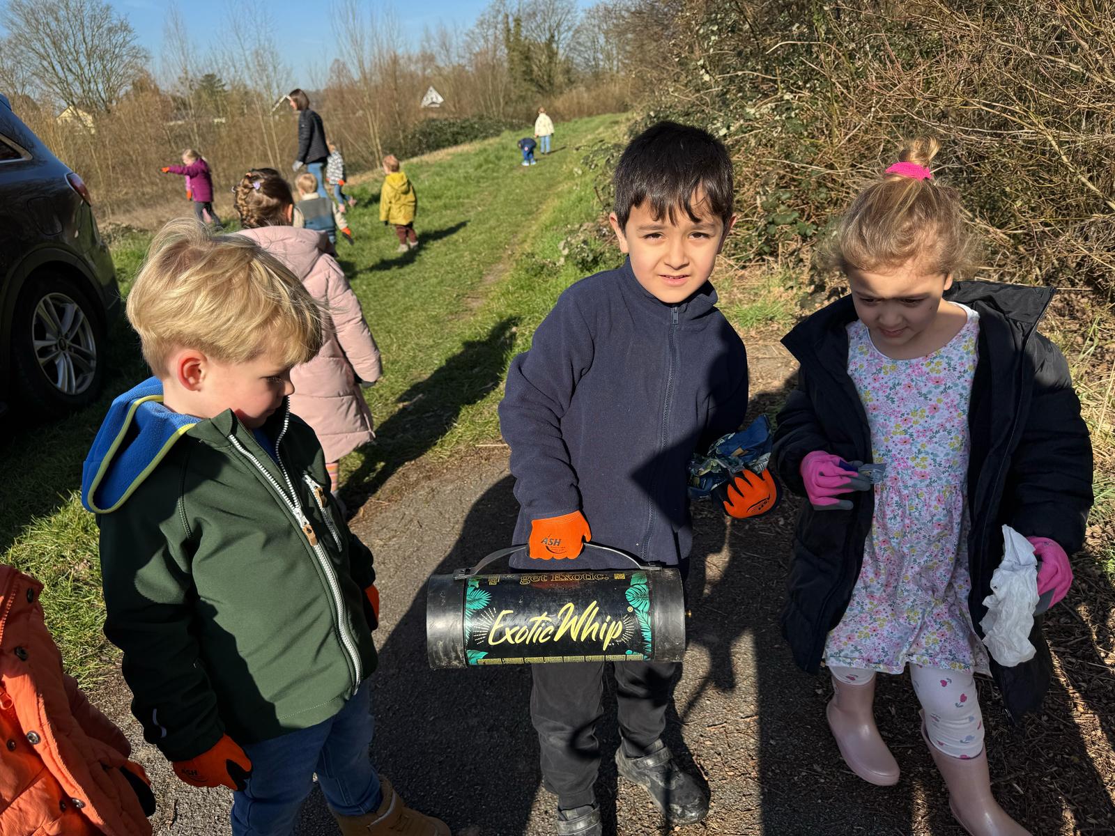 Ahsestrolche Helfen Beim Frühjahrsputz Des ASH (3)