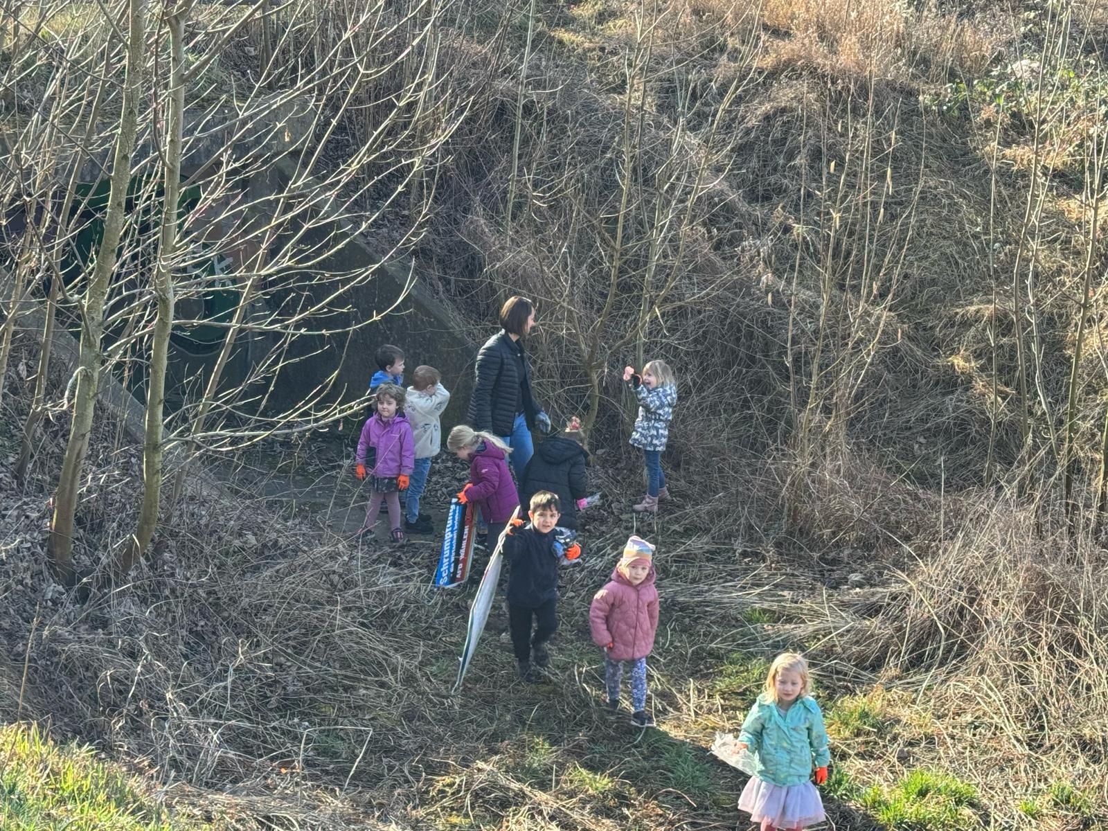 Ahsestrolche Helfen Beim Frühjahrsputz Des ASH (4)