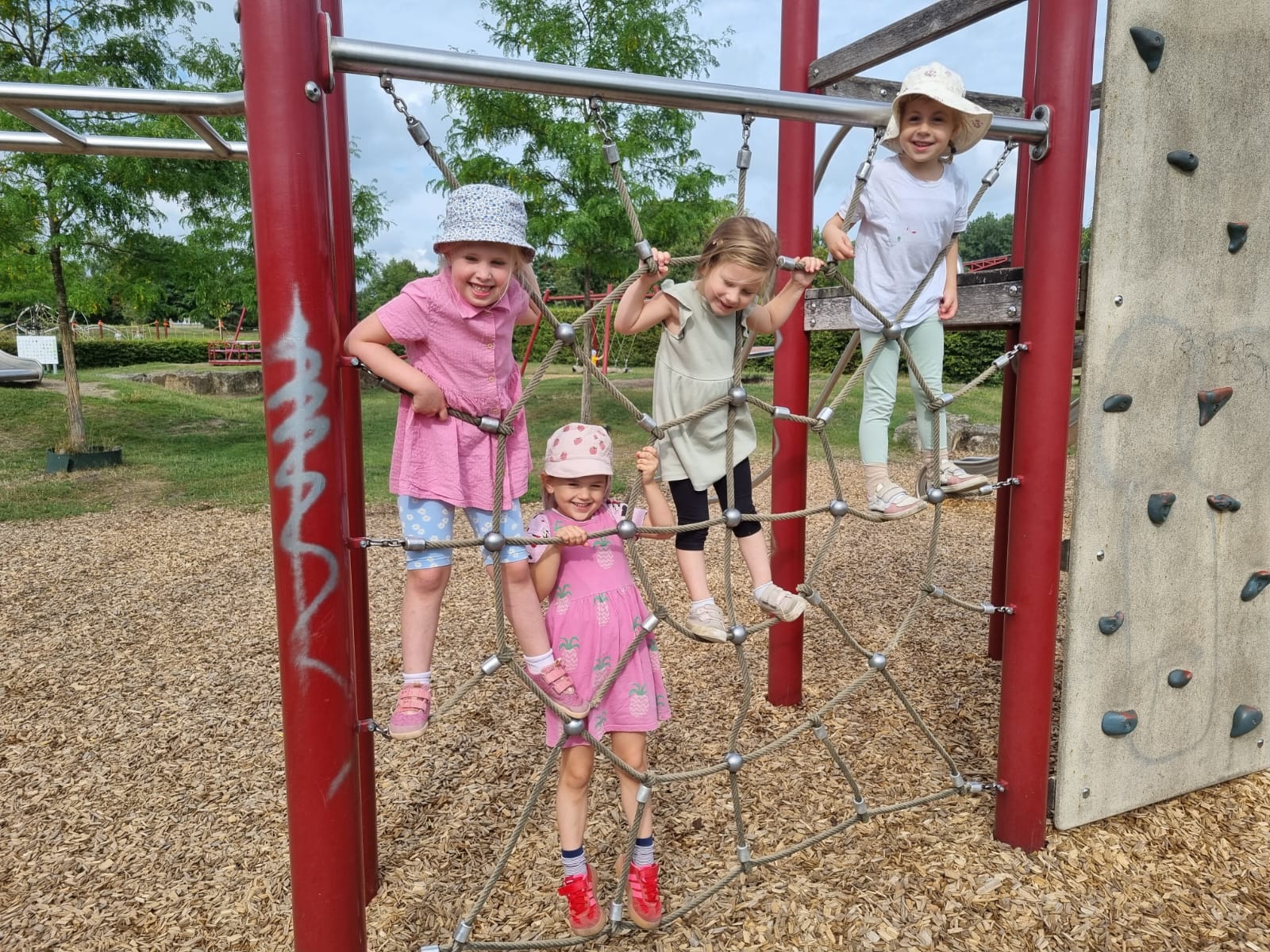Ausflug Zum Spielplatz (2)