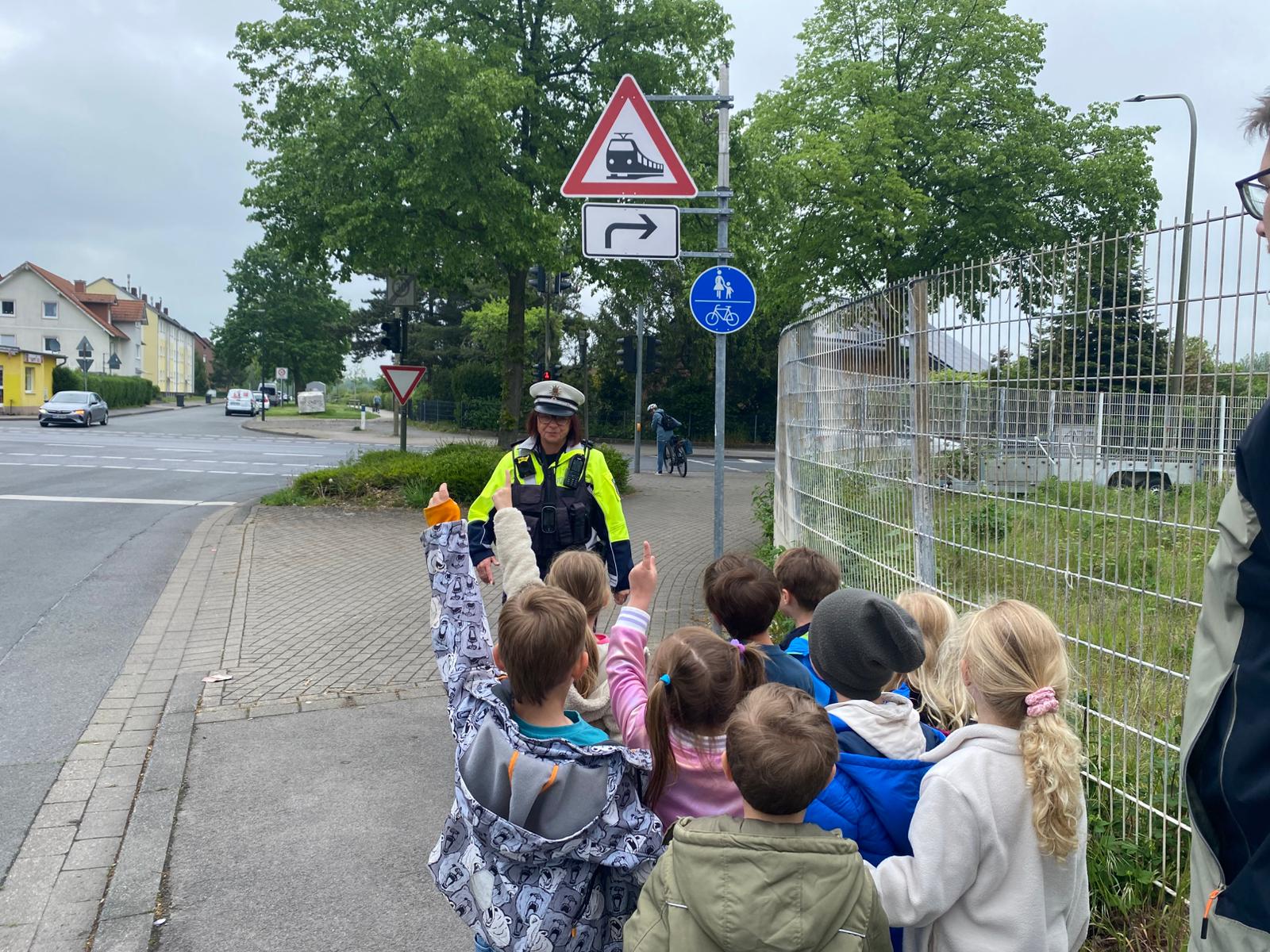 Schulstrolche Sicher Im Straßenverkehr (6)